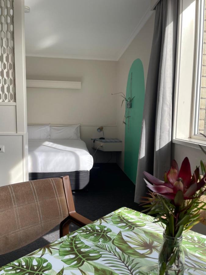 柏丽汽车旅馆 朗塞斯顿 外观 照片