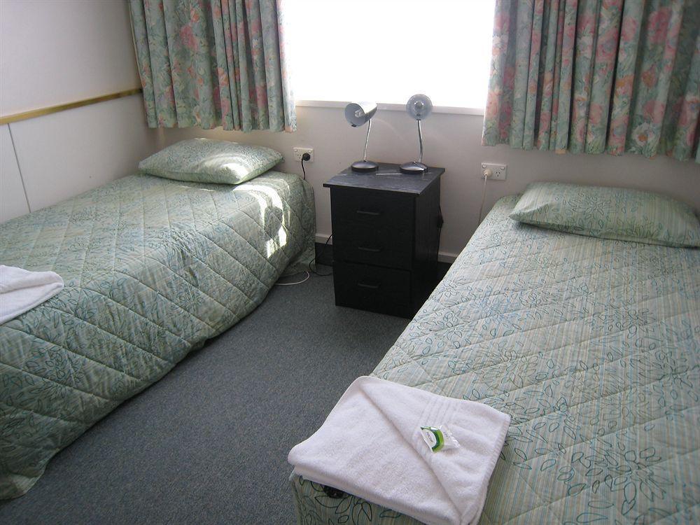 柏丽汽车旅馆 朗塞斯顿 外观 照片